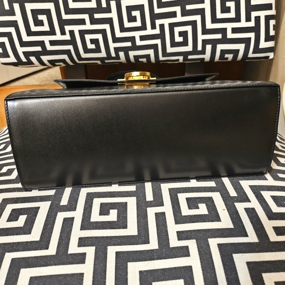Authentic Salvatore Ferragamo Gancini 2 way bag - Picture 4 of 11